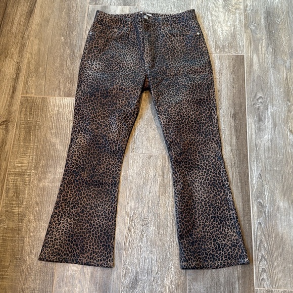 Frame Le Crop Mini Coated Bootcut Jeans in Leopard | Size 31 - Picture 3 of 5